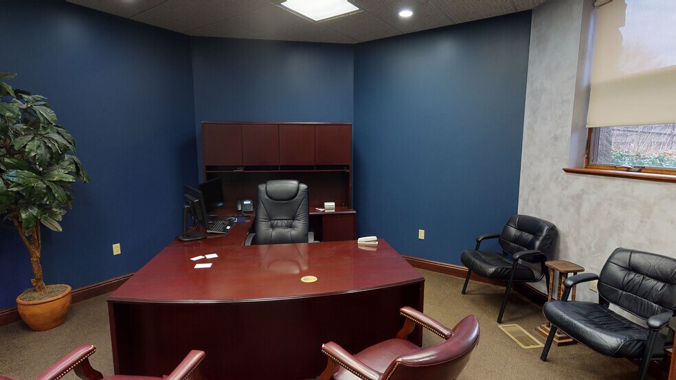 More Photos Of 8544 Hickory Hill Dr, Poland Office For Sale
