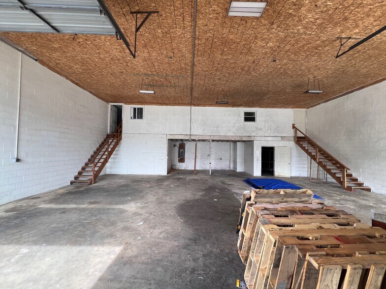 More Photos Of 612 Colonial Ave, Elsmere Light Distribution For Lease