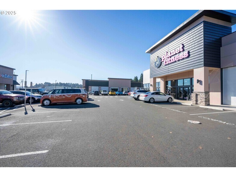 More Photos Of 1236 Teakwood Ave, Coos Bay Health Club For Sale