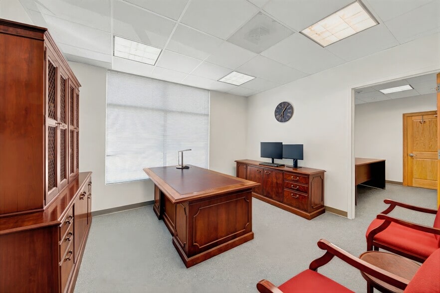 More Photos Of 2001 Central Park Ave, Yonkers Office For Sale