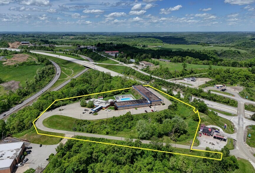 More Photos Of 52601 Holiday Dr, Saint Clairsville Hotel For Sale