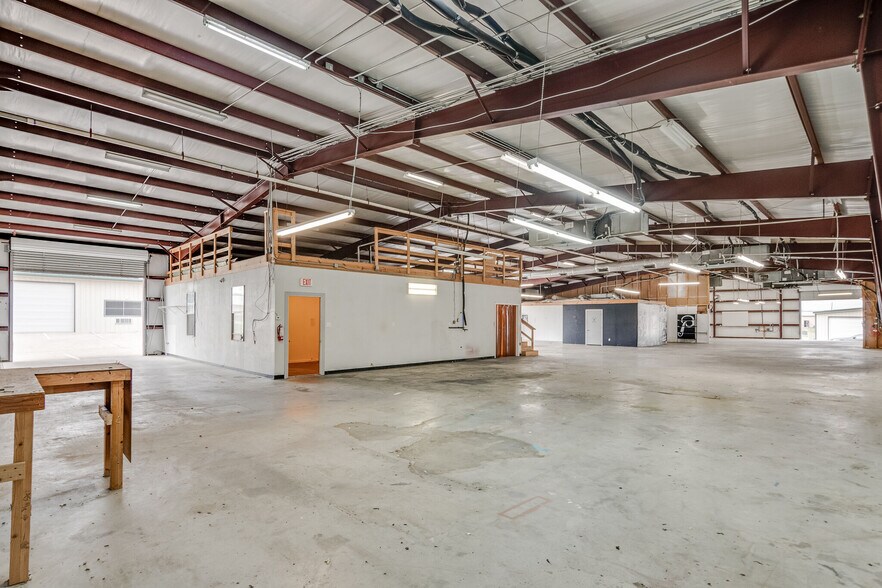 More Photos Of 12081 Katy Rd, Keller Flex For Lease