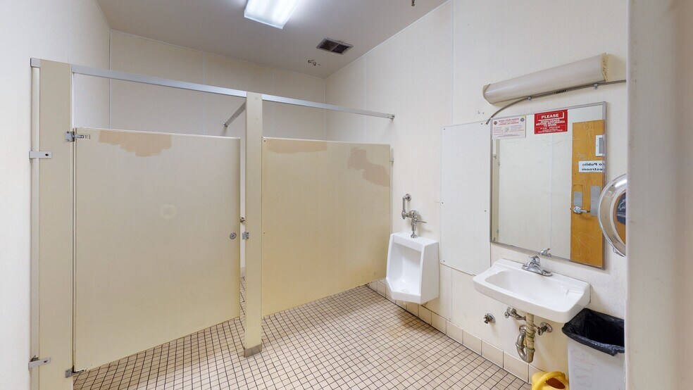 More Photos Of 960 S Santa Fe Ave, Vista Storefront For Sale