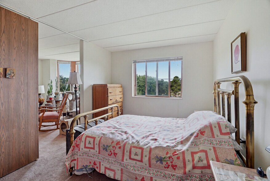 More Photos Of 985 Ivy Ave E, Saint Paul Apartments For Sale