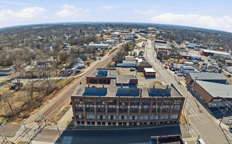 More Photos Of 160 N Main St, Saint Clair Industrial For Sale