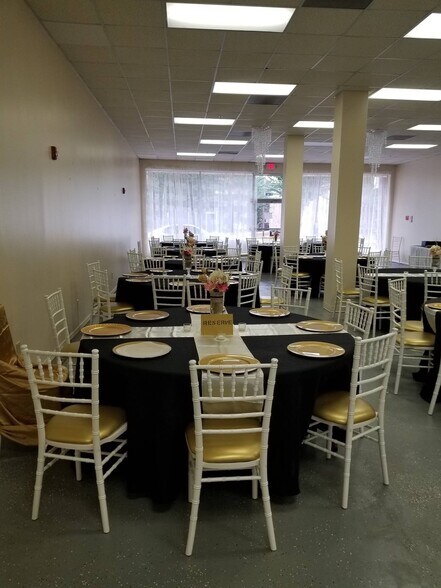 More Photos Of 6972 Main St, Lithonia Storefront For Sale