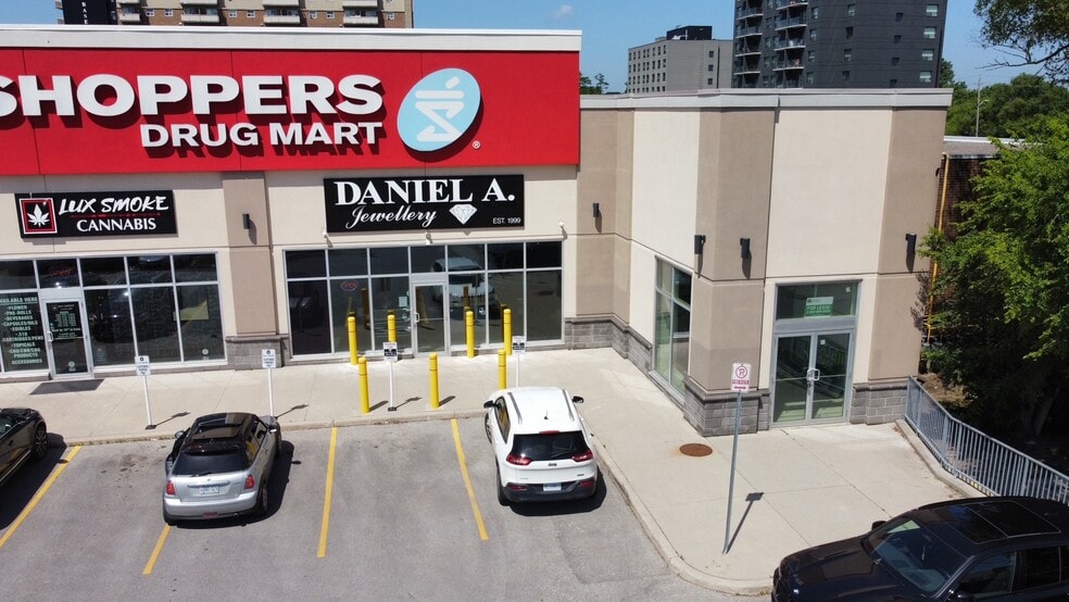 More Photos Of 467 Wharncliffe Rd S, London General Retail For Lease