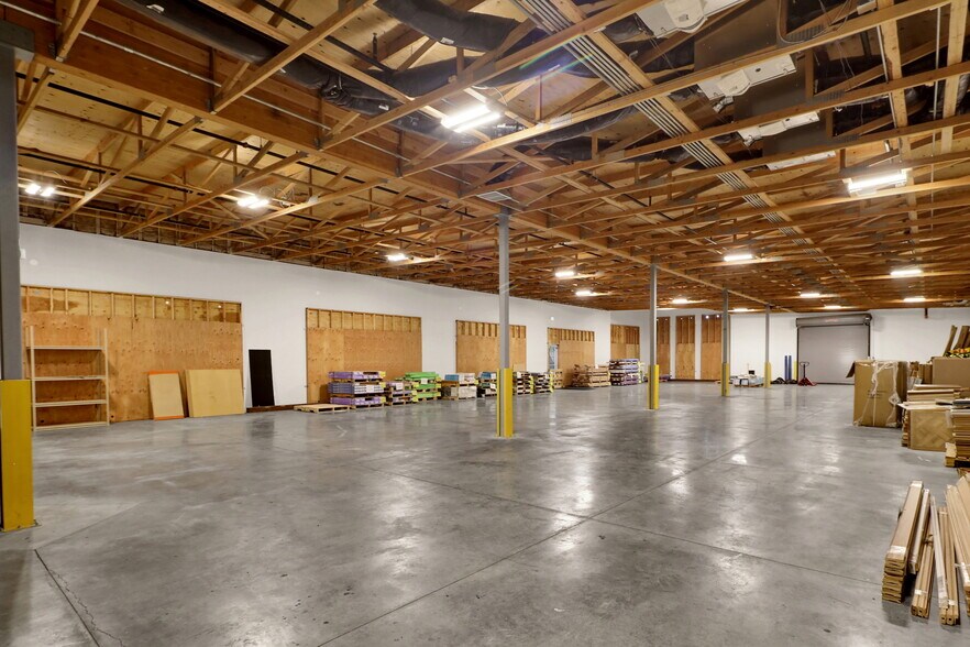 More Photos Of 145 E Stuart Rd, Bellingham Storefront Retail Office For Lease