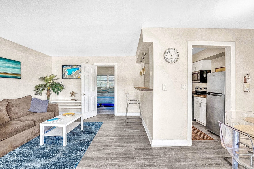 More Photos Of 3226 NE 12th St, Pompano Beach Apartments For Sale