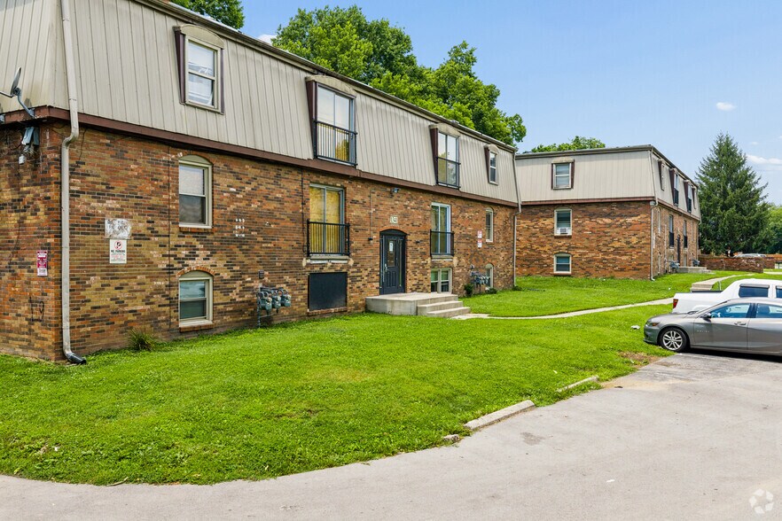 More Photos Of 1328-1345 Devonport Dr, Lexington Apartments For Sale