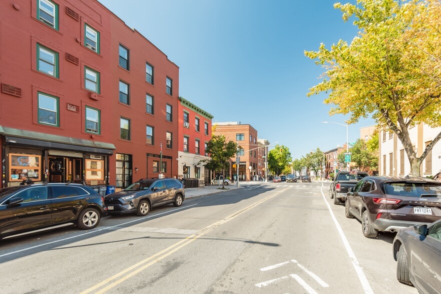 More Photos Of 47 Franklin St, Brooklyn Apartments For Sale