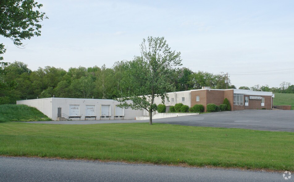 More Photos Of 330 E Park Dr, Harrisburg Warehouse For Lease