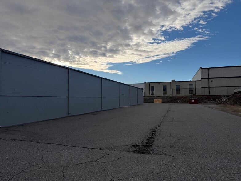 More Photos Of 11 Comstock Pky, Cranston Freestanding For Lease