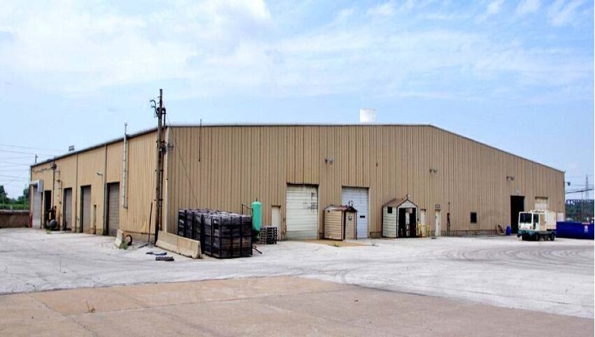 Primary Photo Of 2401 Mississippi Ave, Sauget Manufacturing For Lease