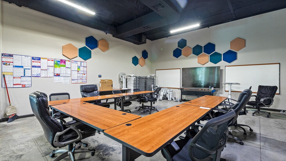 More Photos Of 1945 W 9th St, Upland Loft Creative Space For Sale