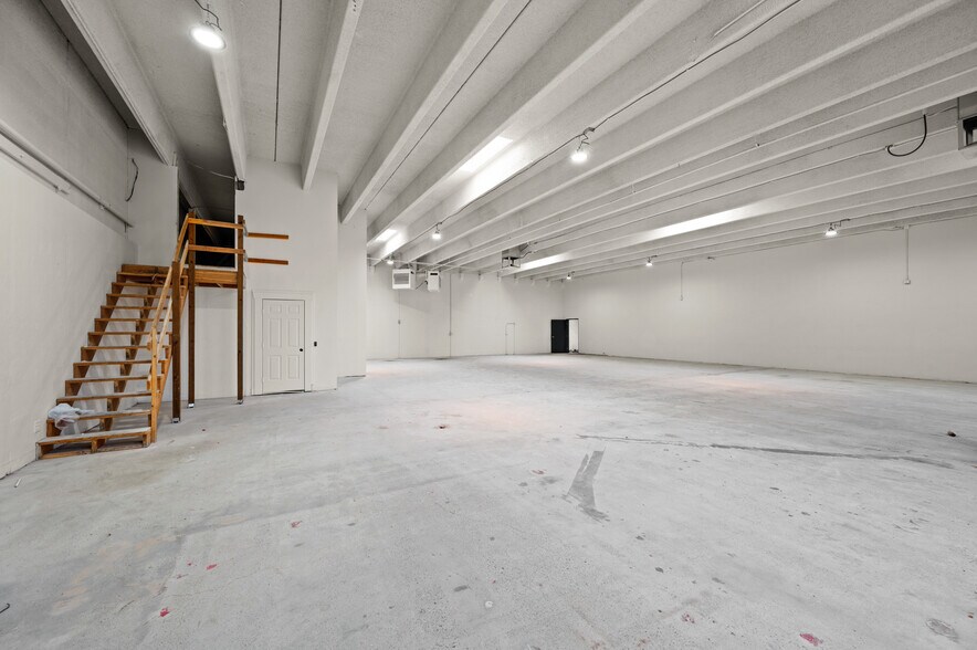 More Photos Of 7050 S 400 W, Midvale Showroom For Lease