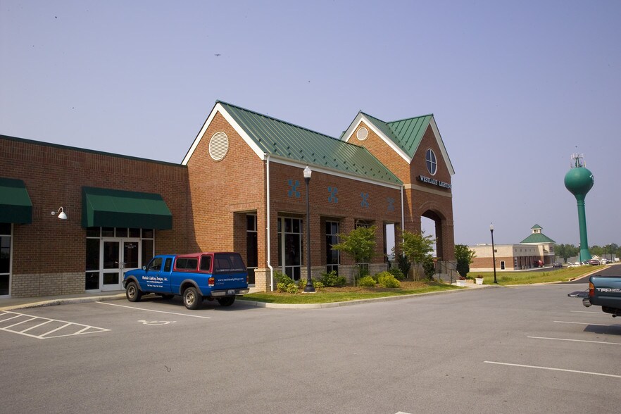 More Photos Of 95 Westlake Rd, Hardy Unknown For Lease