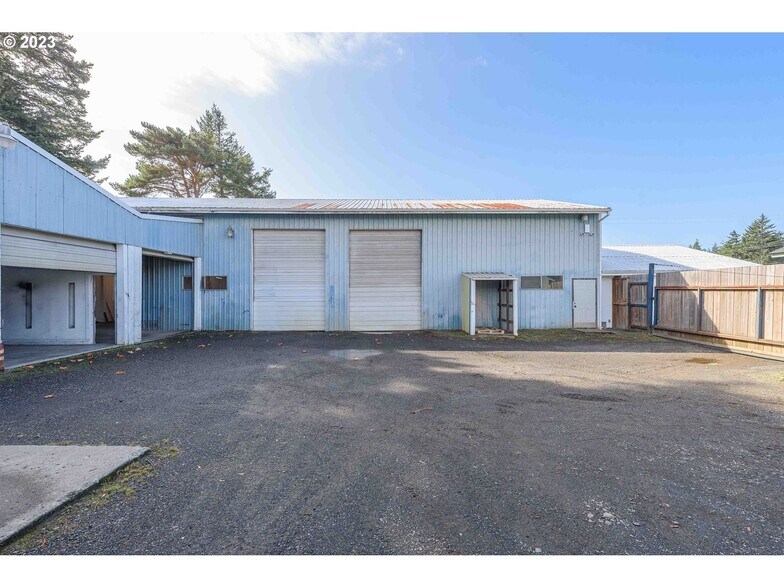 More Photos Of 1515 Newmark Ave, Coos Bay Auto Dealership For Sale