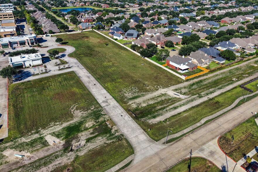 More Photos Of 9121 Broadway St, Pearland General Retail For Lease