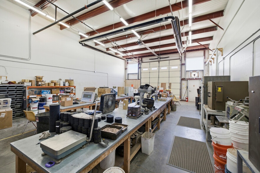 More Photos Of 449-477 Denver Ave, Loveland Light Distribution For Lease