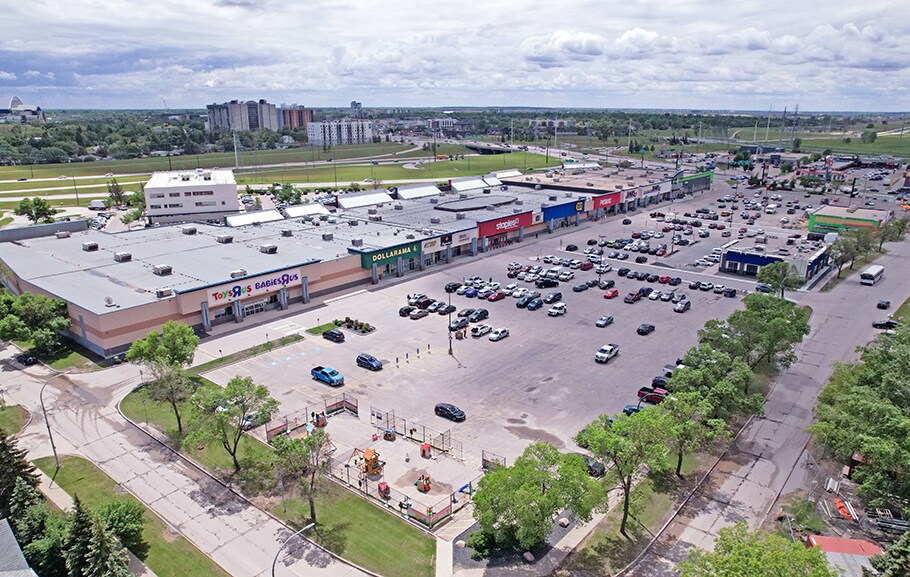 More Photos Of 1910 Pembina Hwy S, Winnipeg Freestanding For Lease