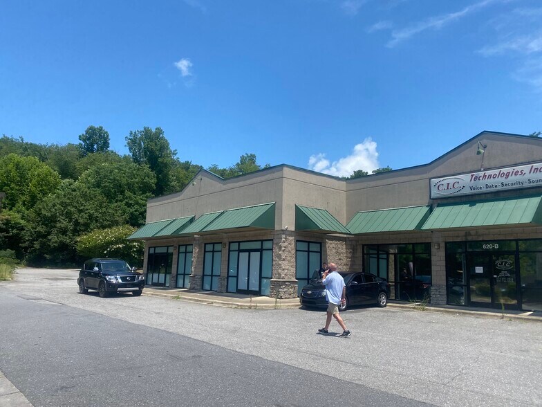 More Photos Of 620 Casino Trl, Whittier Storefront For Lease