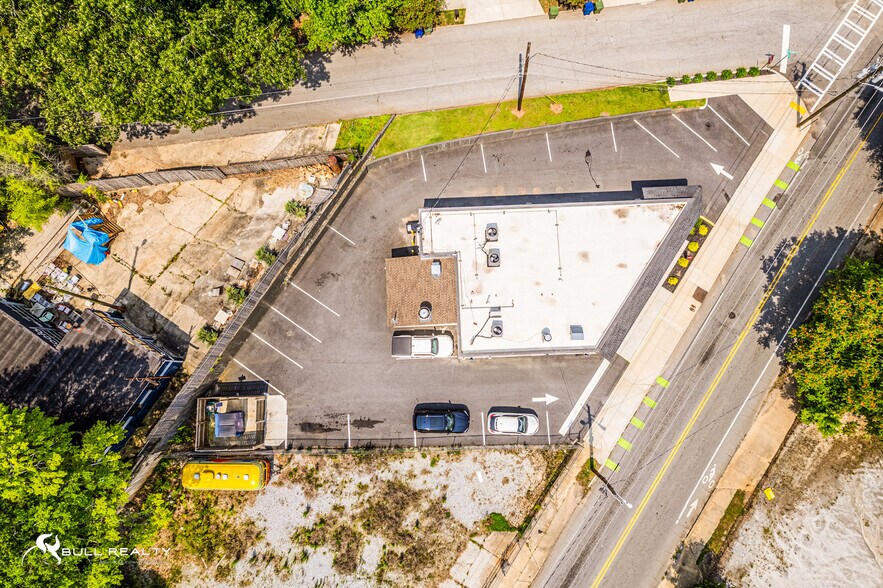 More Photos Of 845 Flat Shoals Rd, Atlanta Freestanding For Sale