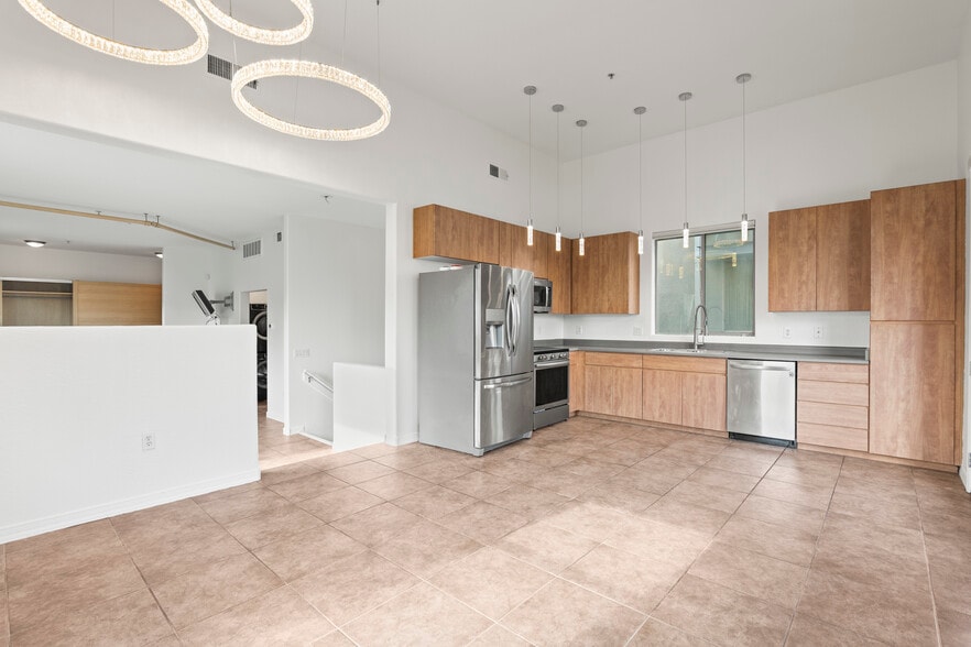 More Photos Of 610 E Roosevelt St, Phoenix Storefront Retail Residential For Sale
