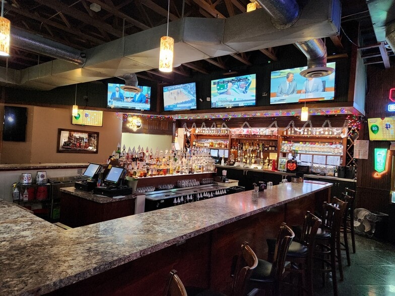 More Photos Of 1192 Noe Bixby Rd, Columbus Restaurant For Sale
