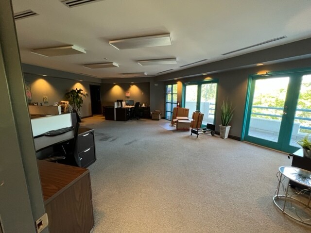 More Photos Of 15700 NW 67th Ave, Miami Lakes Medical For Lease