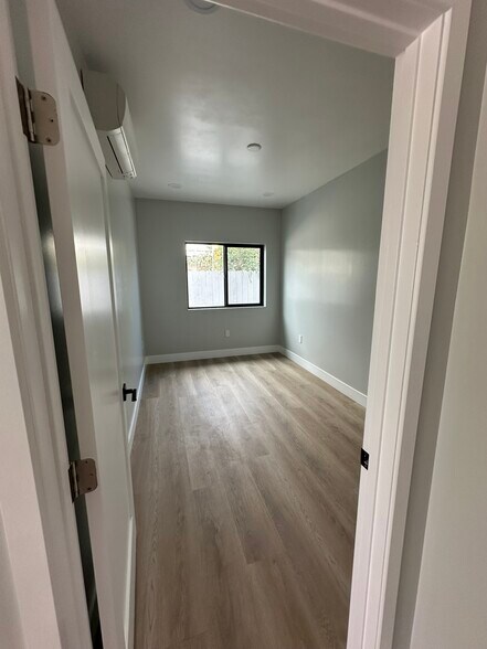 More Photos Of Undisclosed, Costa Mesa Apartments For Sale