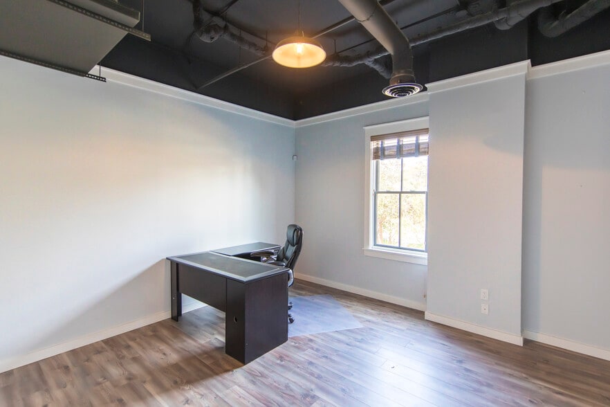 More Photos Of 2050 W County Highway 30A, Santa Rosa Beach Loft Creative Space For Sale