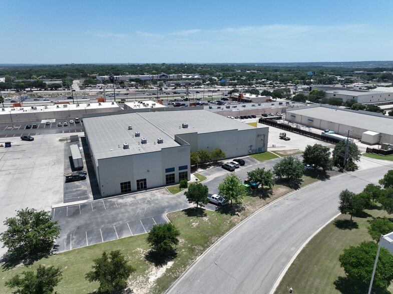 More Photos Of 5850 Corridor Pky, Schertz Warehouse For Lease