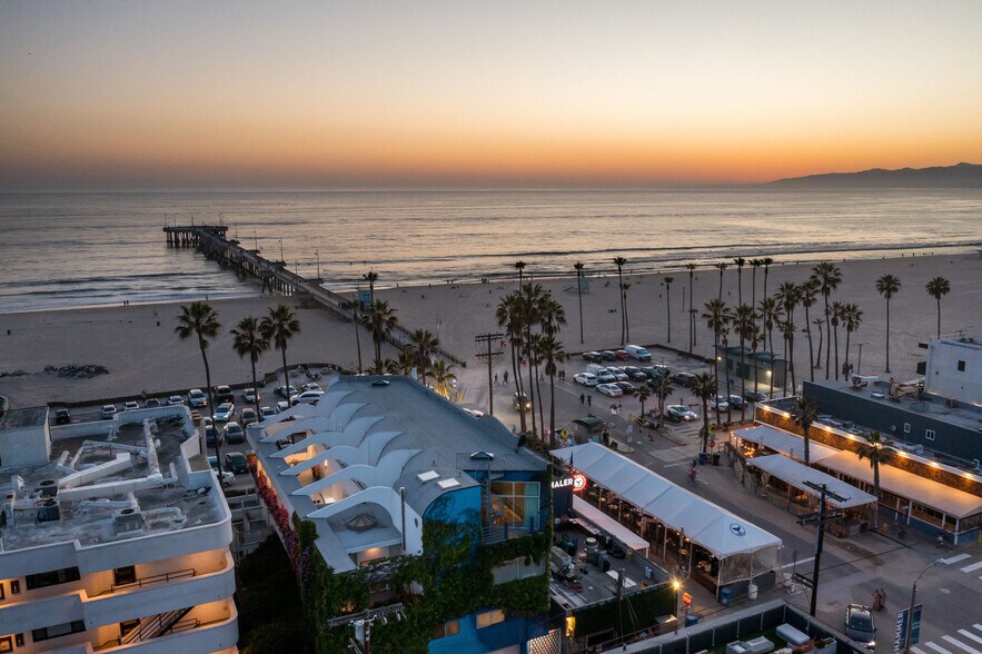Primary Photo Of 3111 Ocean Front Walk, Marina Del Rey Apartments For Sale