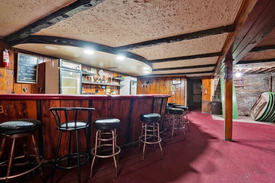 More Photos Of 5224 35th St, Long Island City Light Distribution For Sale