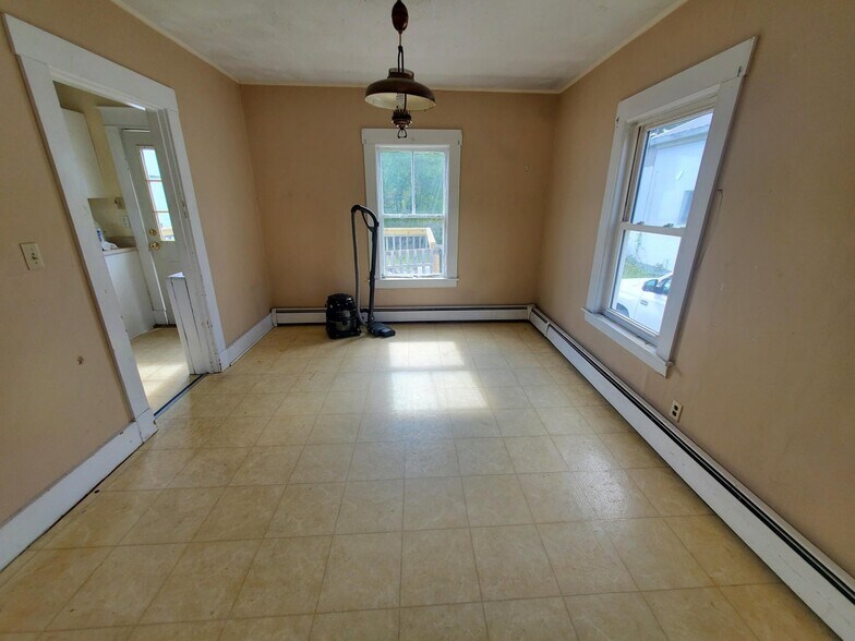 More Photos Of 17 Summer St, Dover-Foxcroft Office For Sale