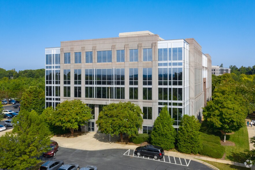More Photos Of 10715 David Taylor Dr, Charlotte Office For Lease