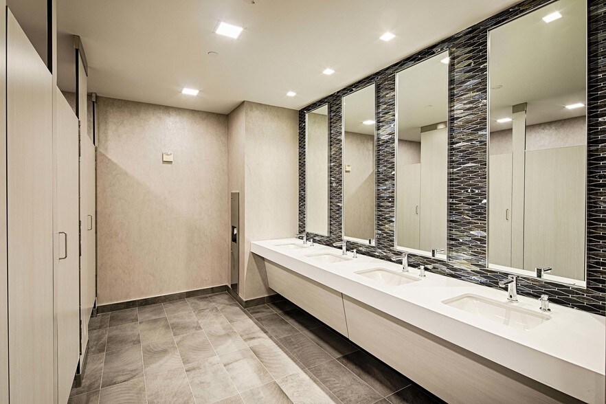 More Photos Of 2245 Monroe St, Herndon Office For Lease