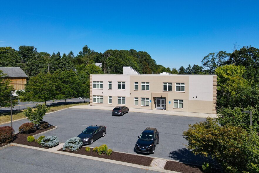 Primary Photo Of 1425 Mountain Dr N, Bethlehem Office For Sale