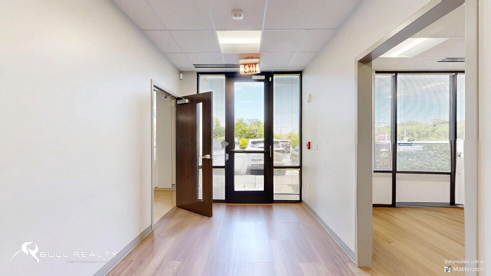 More Photos Of 34 Upper Riverdale Rd, Riverdale Medical For Lease