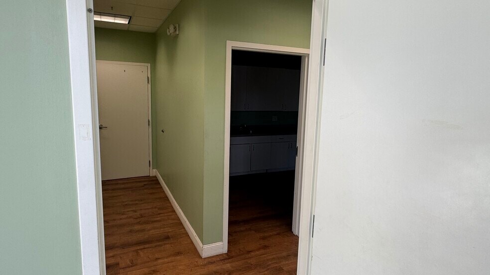 More Photos Of 740 S Powerline Rd, Deerfield Beach Warehouse For Lease