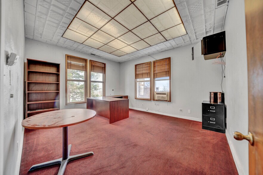 More Photos Of 333 E Channel St, Stockton Loft Creative Space For Sale