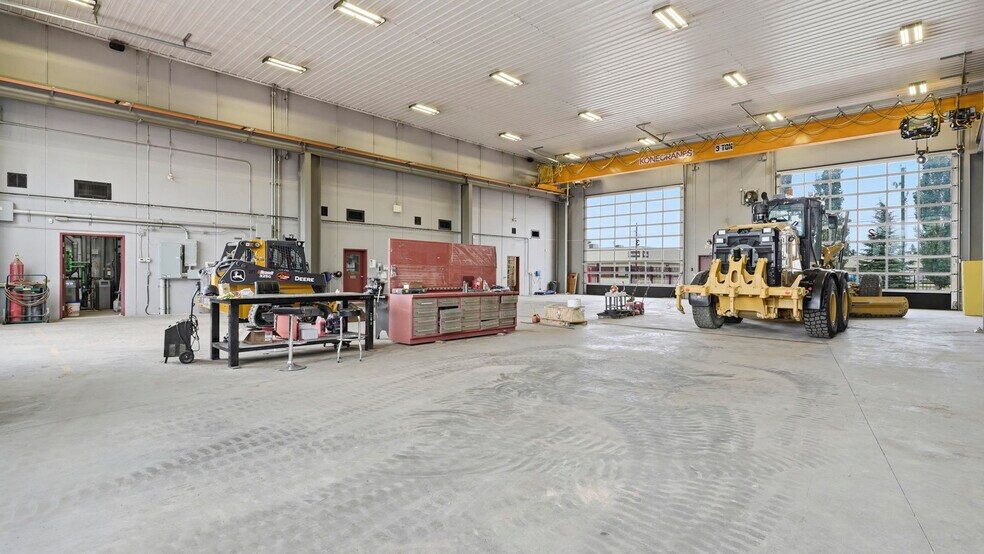 More Photos Of 490 South Ave, Spruce Grove Manufacturing For Sale