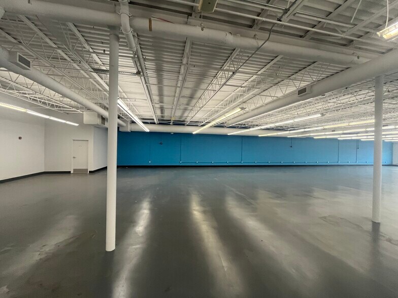 More Photos Of 1600-1620 White Bear Ave N, Saint Paul Unknown For Lease