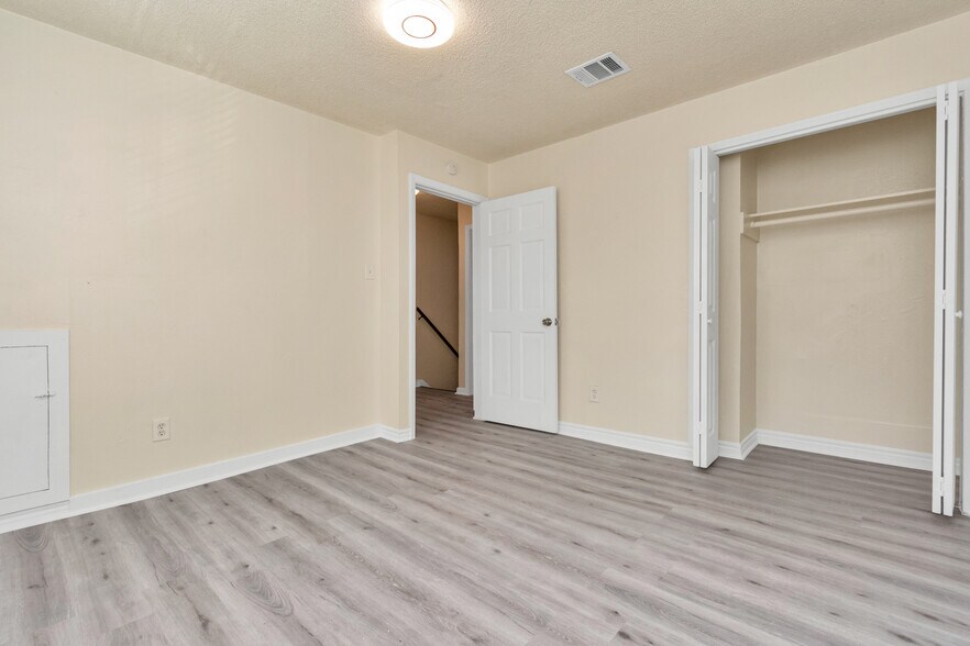 More Photos Of 6659 Brittmoore rd, Houston Multifamily For Sale