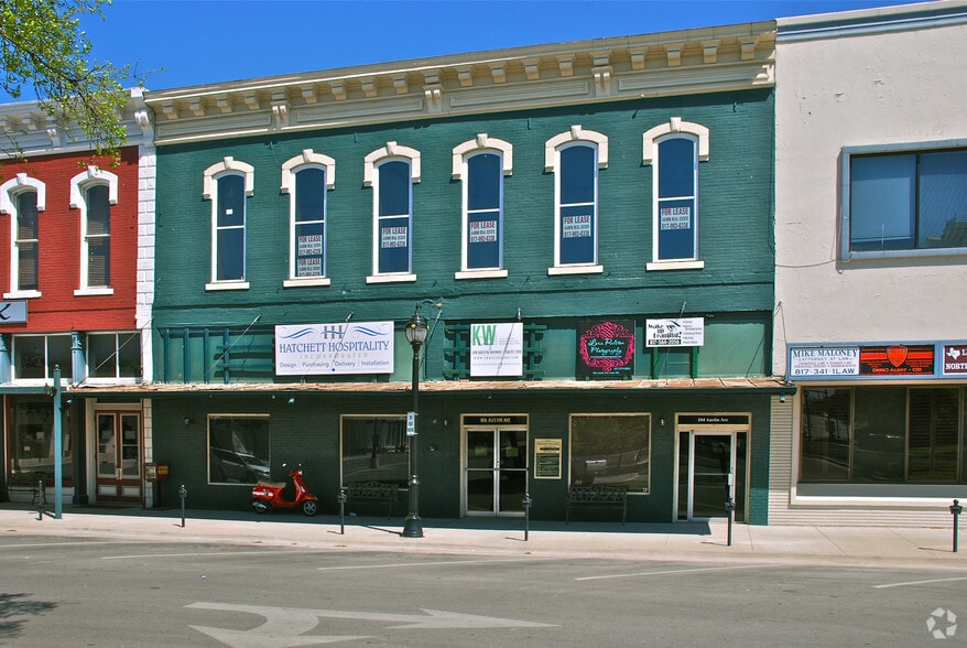 More Photos Of 106 Austin Ave, Weatherford General Retail For Lease