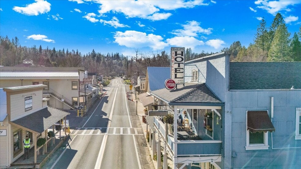 More Photos Of 18736 Main St, Groveland Hotel For Sale