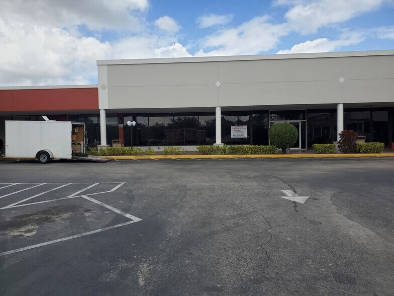 More Photos Of 2921 S Orlando Dr, Sanford General Retail For Lease
