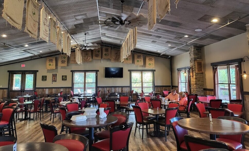 More Photos Of 3960 Highway Z, Wentzville Winery Vineyard For Sale