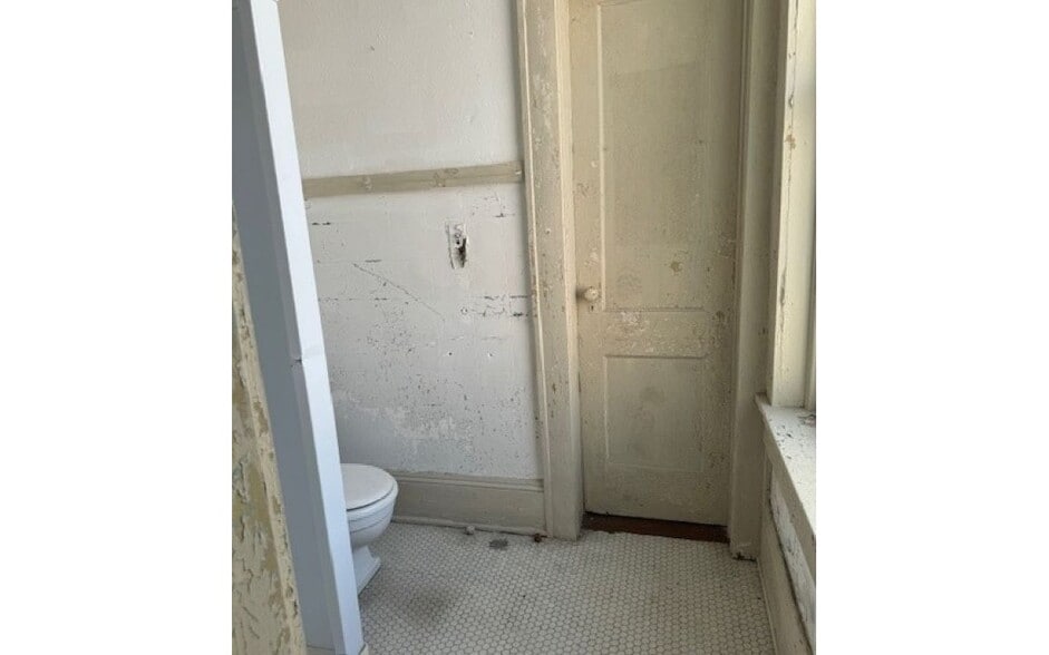 More Photos Of 179 E Base St, Madison Storefront Retail Office For Sale